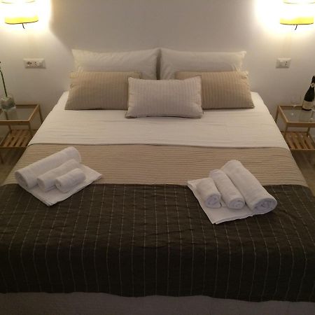 Bed and Breakfast Alloggio Turistico Al Colosseo Рим Екстер'єр фото
