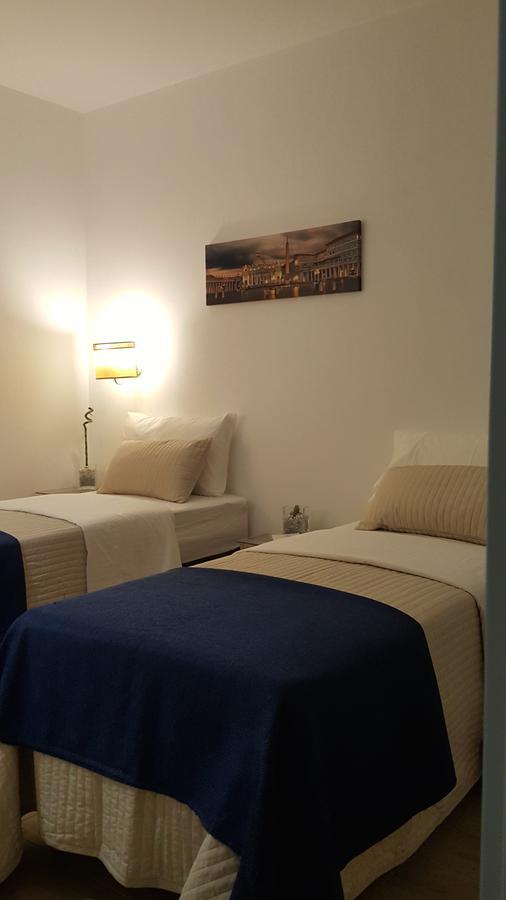 Bed and Breakfast Alloggio Turistico Al Colosseo Рим Екстер'єр фото